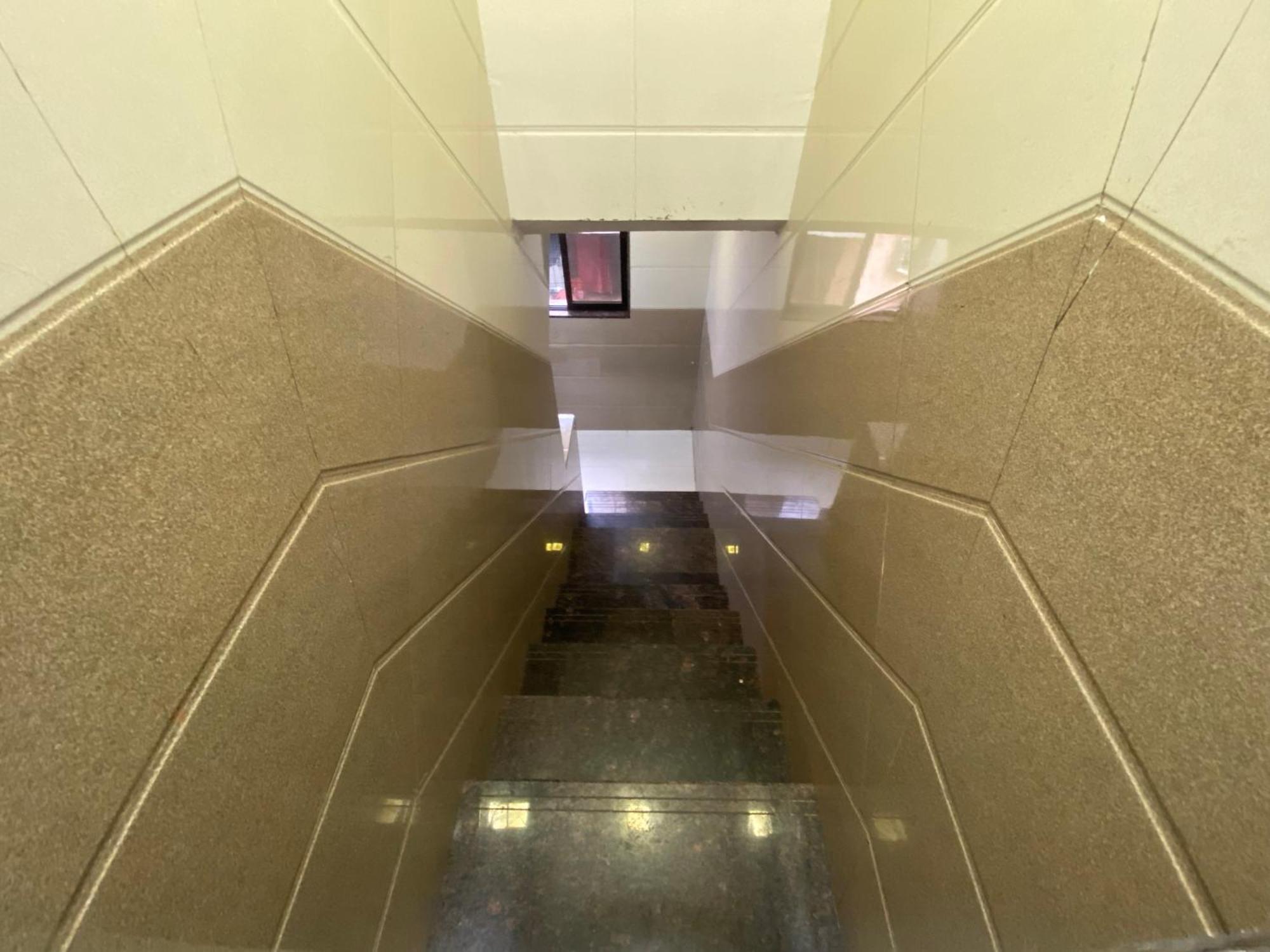 Hotel Apsara- Near J J Hospital Mumbai Dış mekan fotoğraf