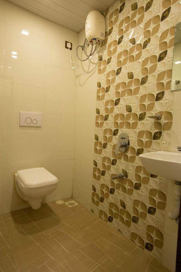 Hotel Apsara- Near J J Hospital Mumbai Dış mekan fotoğraf